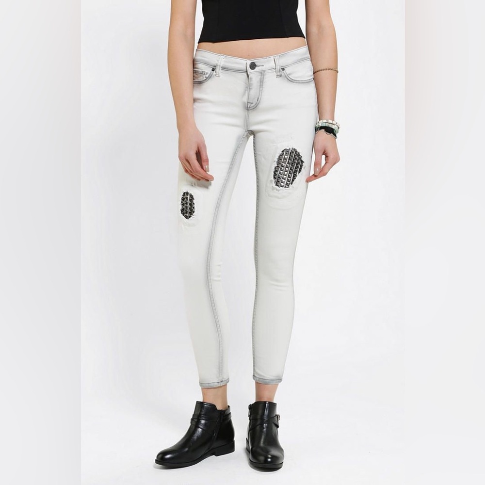 Urban Outfitters BDG Twig Mid-Rise Jean Studded